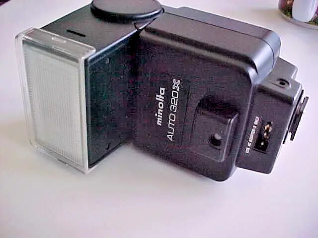 Minolta Auto 320x flash for XG cameras (bx 129)