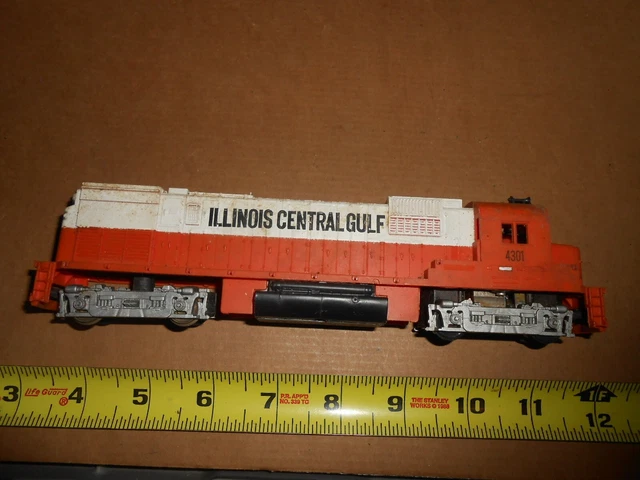 HO Scale TYCO 4301 Illinois Central Gulf Diesel engine for parts or repair.