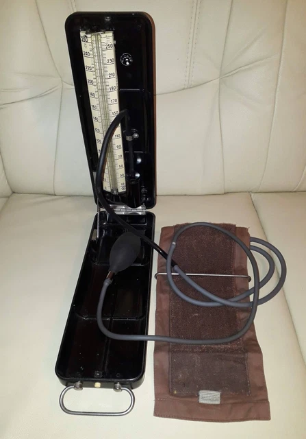 Military Blood Pressure Meter Sphygmomanometer Vintage Soviet USSR Bakelite Box