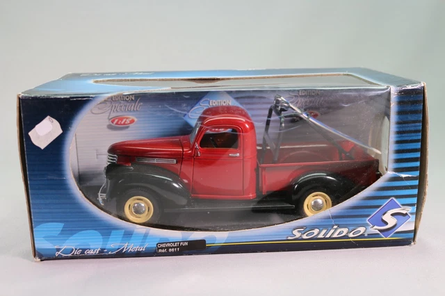 CHEVROLET CHEVY PICK UP BUTCHER AVEC PLANCHE DE SURF... *PROMOS