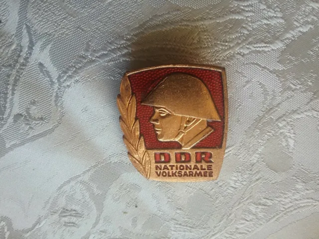 P158 Abzeichen  Bestenabzeichen NVA der DDR Militaria mit Spange