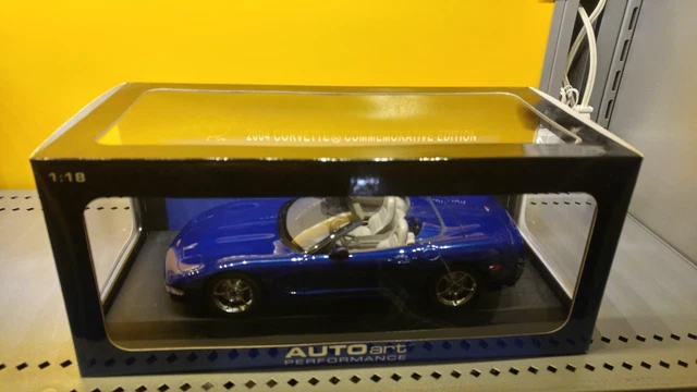 Modèle Réduit Chevrolet Corvette Convertible 2004 AUTOart 1:18 - Édition Commémorative, Neuf