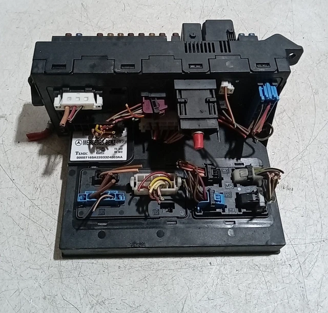 MERCEDES BENZ W211 Temic SAM Control Unit Relay Fuse Box 2115453101