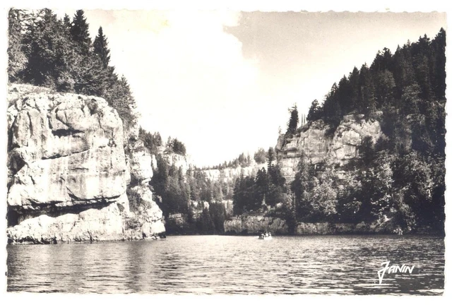 CPSM PF 25 - VILLERS LE LAC (Doubs) - 270.  Bassins du Doubs et Rocher de l'echo