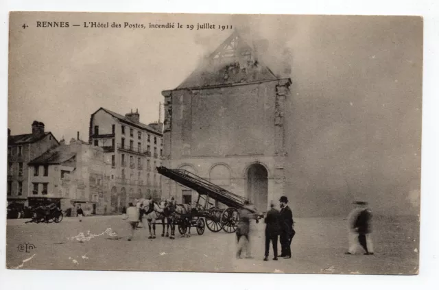 POMPIERS sapeurs pompiers feu incendie RENNES CPA 35 Hotel des poste en 1911