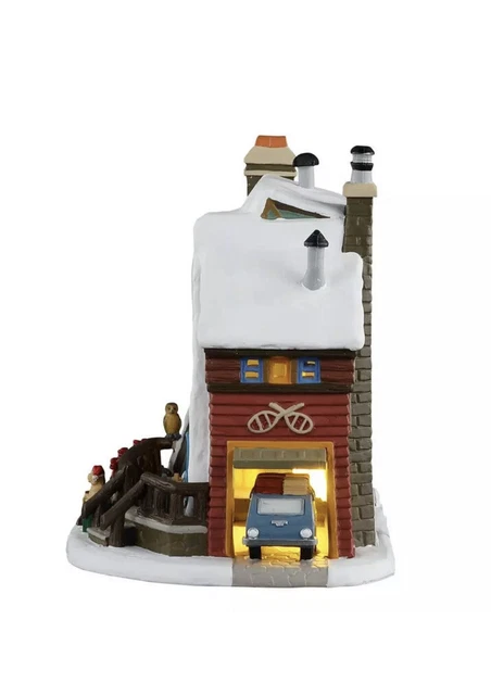 Lemax 2021 Mountain Holiday Reunion Vail Village #15745 A-Frame Wooden Cabin Pup 3