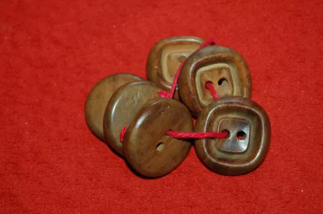 MAGNIFIQUE GROS  BOUTON  ANCIEN EN BOIS 3,5 cm