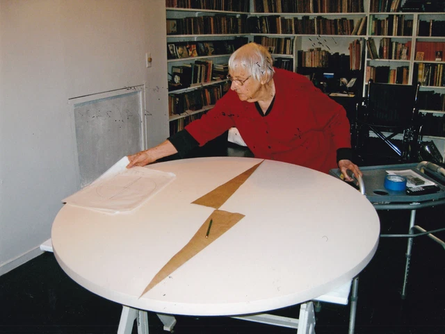 Carmen HERRERA (1915-2022) original sign. photo  (20x27cm) RARE / autograph