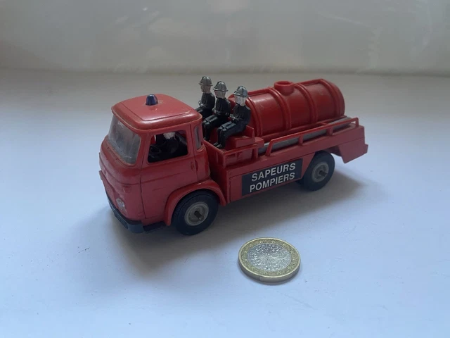 Camion Miniature Norev 1/43 - Saviem S5C Bétaillère Rouge Et Jaune - Réf. N°100 - Occasion - Modèle En Plastique