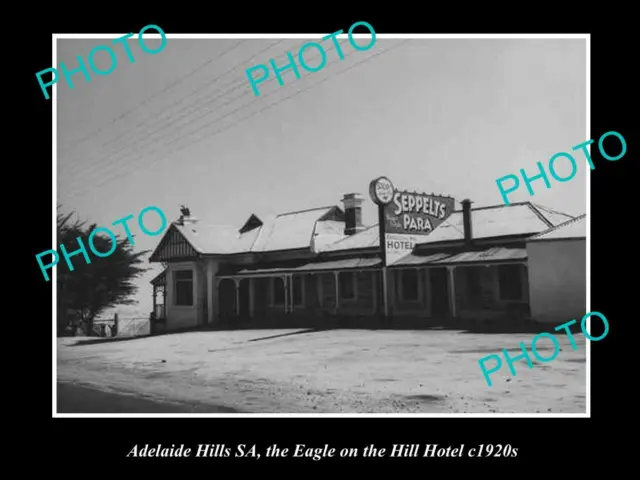 OLD POSTCARD SIZE PHOTO OF ADELAIDE HILLS SA EAGLE ON THE HILL HOTEL c1920s