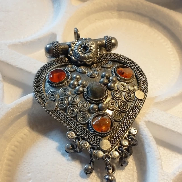 Pendentif Vintage Chevalier Médiéval En Métal Argenté - Ancien, 1863 - France