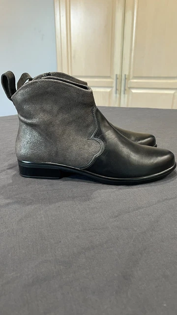 Naot Womens Silver & Black Leather Boots Booties Size 40 Zip