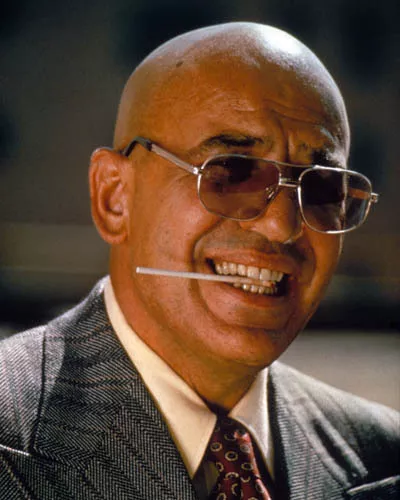 Telly Savalas [1007732] 8x10 Foto (Andere Größen)