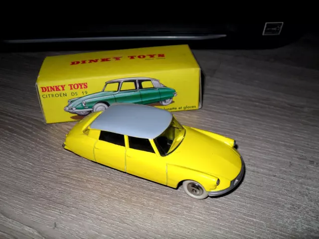 Dinky toys Atlas Citroen DS 19  Réf: 24c
