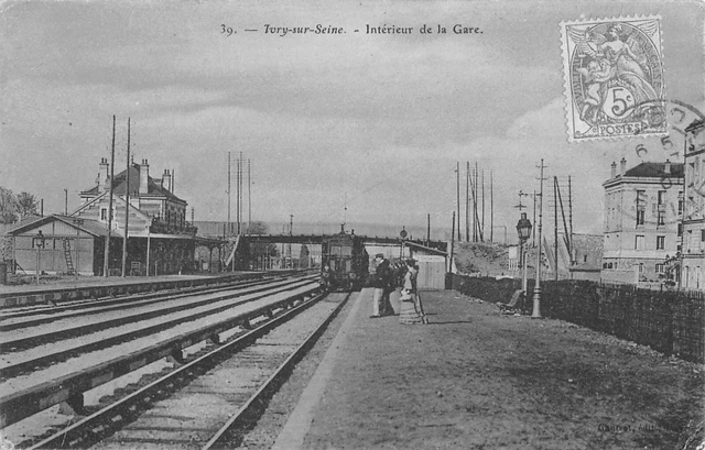 CPA 94 IVRY SUR SEINE / STATION INTERIOR / TRAIN / colorized shot