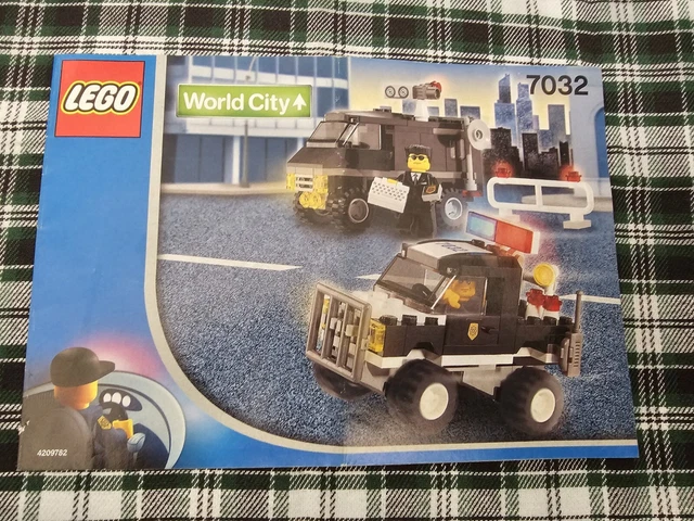 Lego 7032 World City Police 4WD Undercover Van Rescue Instruction Manual Only