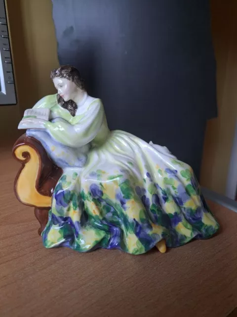 Royal Doulton Figurine "Solitude" HN2810 1976