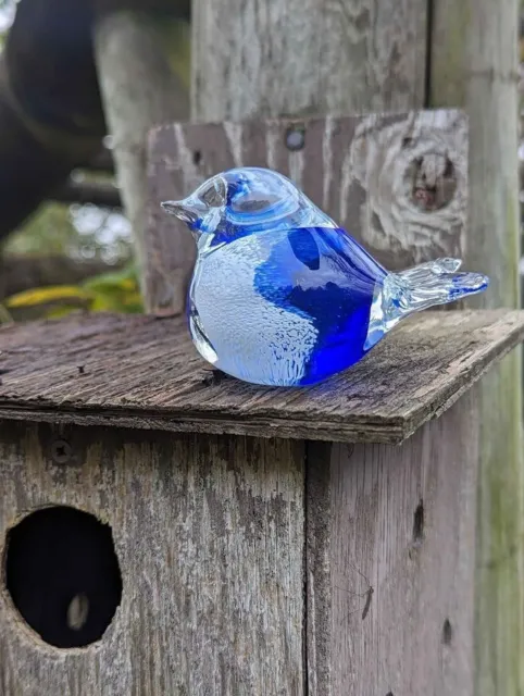 Beautiful blue and white art glass bird paperweight - signed