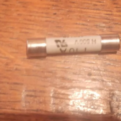 UN Fusible Ceramique 10A 10 Ampère 6,3*32mm aux Normes ROHS MARQUE SIBA GERMANY 3