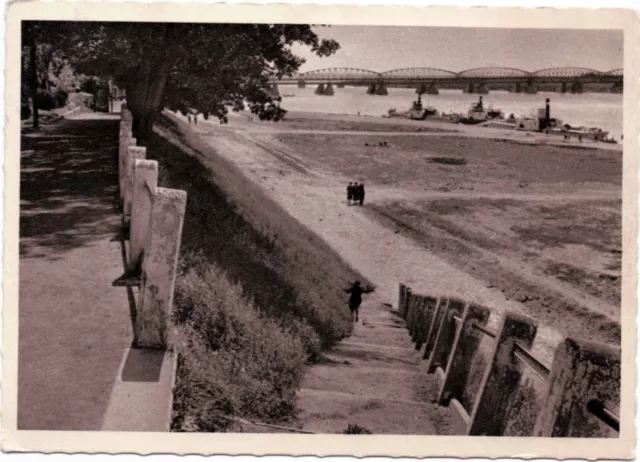 Ak Graudenz, heute Grudziadz, Weichselpromenade, Brücke,  gelaufen 1942 (22e)