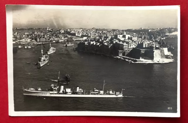 Foto AK MALTA 1930 Schiffe im Hafen von Valetta ( 90478