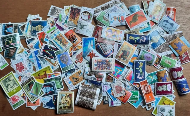 ref:L248 collection lot de 260 timbres oblitérés de Bulgarie stock