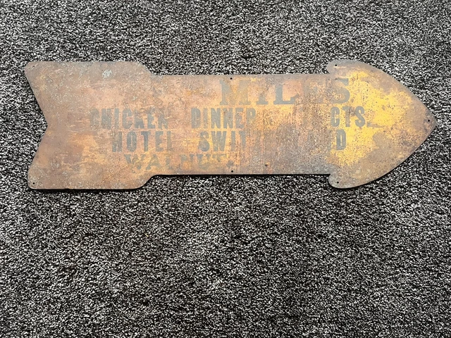 Old Arrow Sign