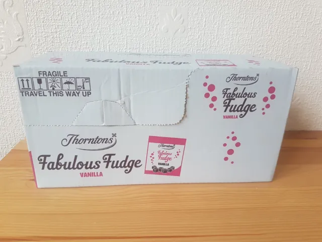 Thornton's Fabulous Fudge Vanilla confezione completa da 8 x 100 g