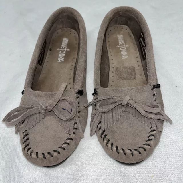 Minnetonka 401T Kilty Hardsole Taupe Moccasins, Women's Size 6 M,EUC