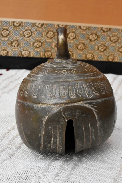 Large Antique  Bronze Cattle - Elephant Burmese Bell Good Sound And Patina