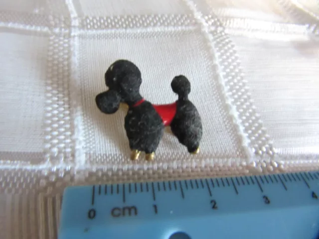 Black poodle dog vintage brooch pin badge   (# 337)