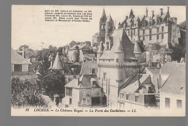 Carte Postale Ancienne Loches – Place Du Marché Au Blé Et Rue De La République (37)
