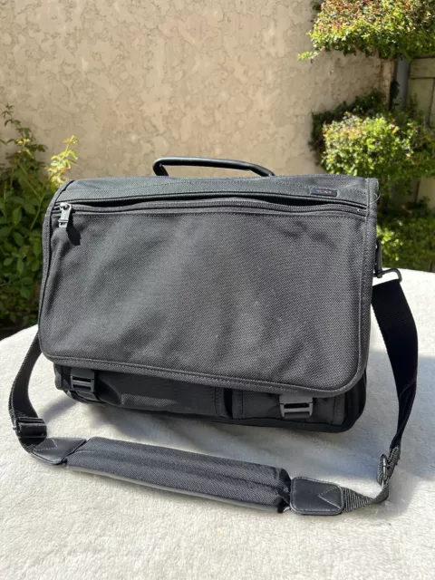Tumi Alpha 16" Classic Black Expandable Messenger Laptop Travel Bag 26071d4