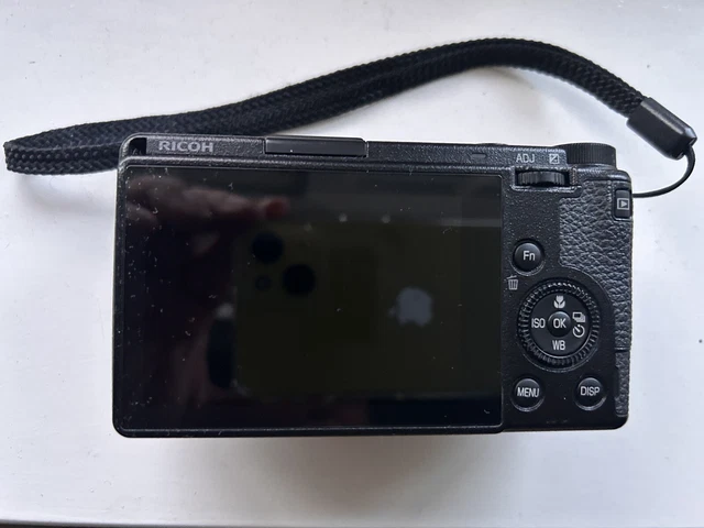 RICOH GR IIIx Camera - Black Excellent cond. 3 batteries  retractable lens cap 4
