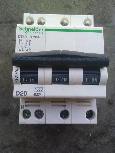 Disjoncteur Différentiel 40a Type A Disjoncteur Différentiel Merlin Gerin 32A 30mA 4P – Courbe C, Occasion Fonctionnel Disjoncteur Différentiel Triphasé