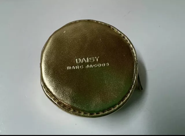 DAISY  by Marc Jacobs Solid Perfume  0.75g Pendant Necklace round gold bag 3