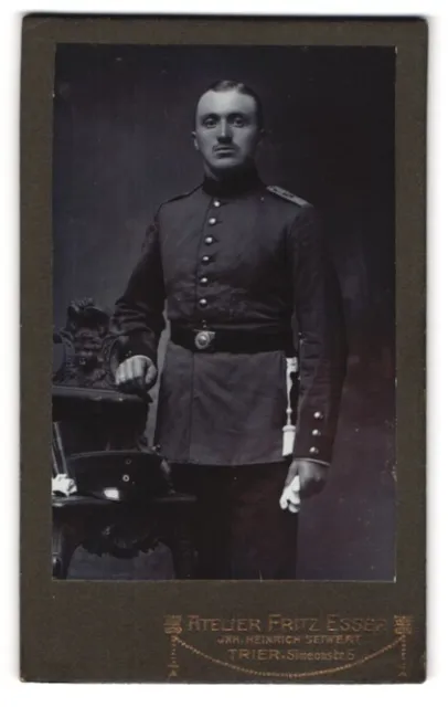 Fotografie Atlier Fritz Esser, Trier, Simeonstraße 5, Soldat in Uniform des 69.