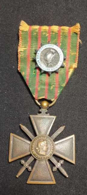 R2A* (REF543) Médaille militaire croix de guerre 1914 1918 WW1 french medal