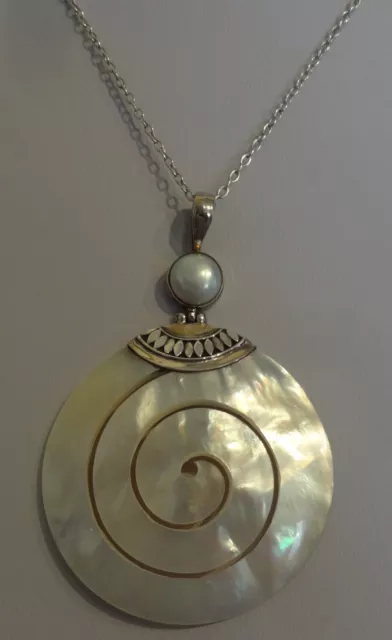 Stunning Sterling Silver Chain Neacklace With Mop Large Pendant With Pearl & Sil