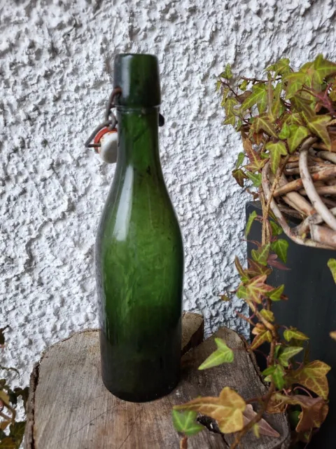 Sehr alte Bierflasche mit Porzellanverschluss, Rarität