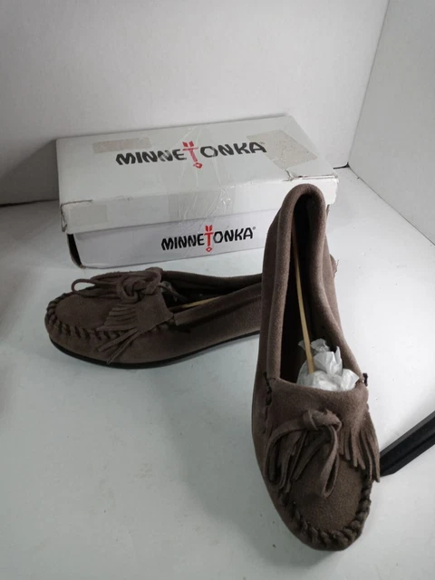 Minnetonka Women's Kilty Driver Moccasin, Gray Size 8 Minnetonka Women's Kilty Driver Moccasin, Gray Size 8