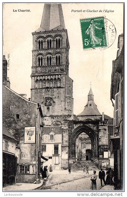58 LA CHARITE - portail et clocher de l'eglise