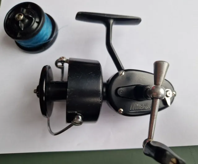GARCIA MITCHELL 300 REEL 8/10/21F SMOOTH SPARE SPOOL NUMBERS DO NOT MATCH