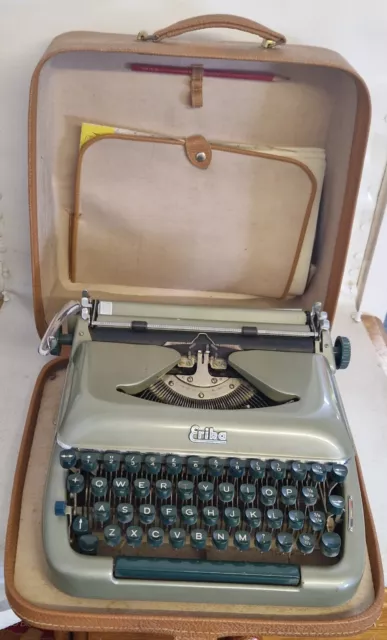 Vintage Erica Model 10 Typewriter In Carry Case Made In Germany Tested Working