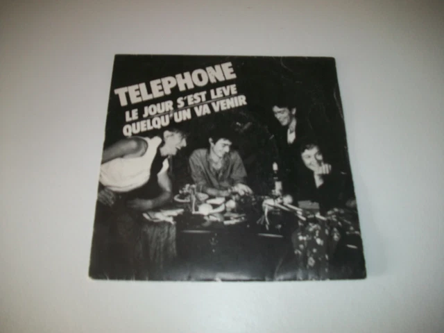 vinyle 45 tours, téléphone, le jour s'est levé, quelqu'un va venir