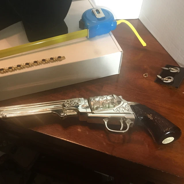 VINTAGE AVON GUN colt revolver After Shave Bottle glass metal plastic