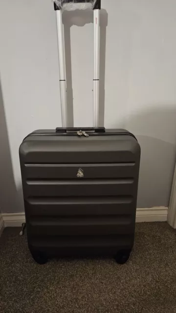 Hard shell cabin luggage 55x40x20 outlet