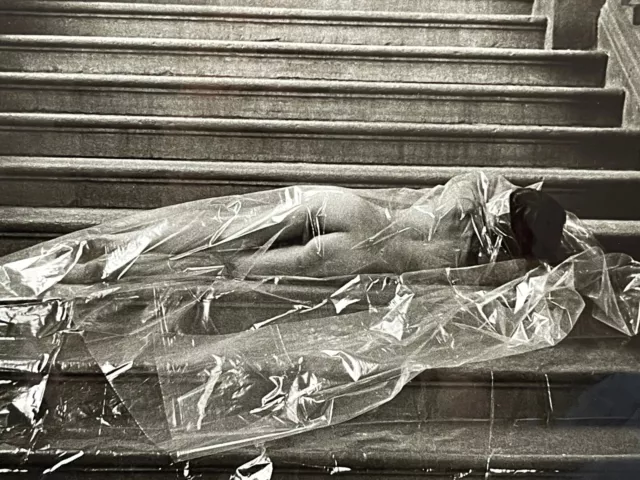 Rare grande photo tirage original Marc Paygnard curiosa nu féminin fetish pvc