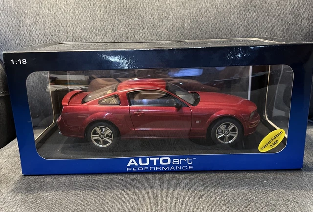 1/18 AUTOART 2006 Ford Mustang Gt Convertible , Red , New