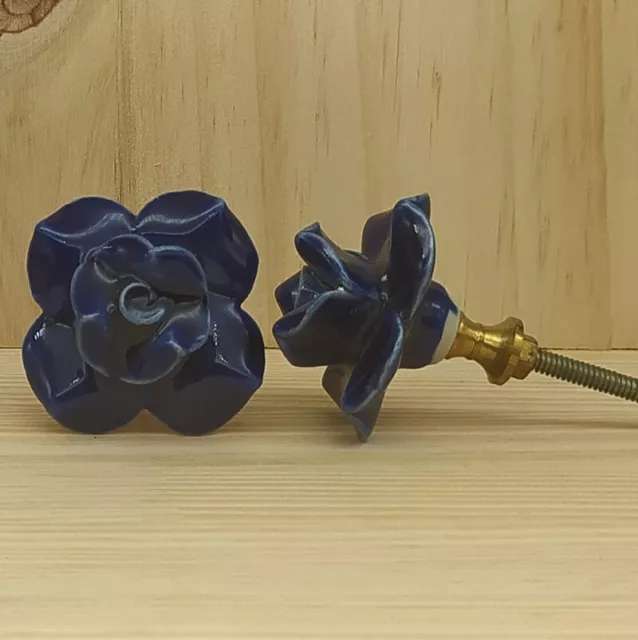Lot de 2 boutons céramique de portes tiroirs meuble FLEUR diam 5,5  cm REF  52
